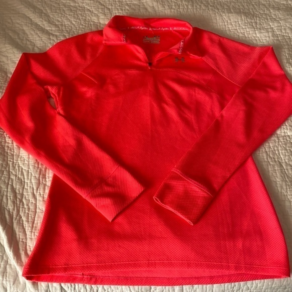 Under Armour pullover top‎
